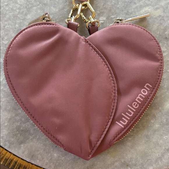 Lululemon Duo pouch heart Wristlet - Picture 5 of 7